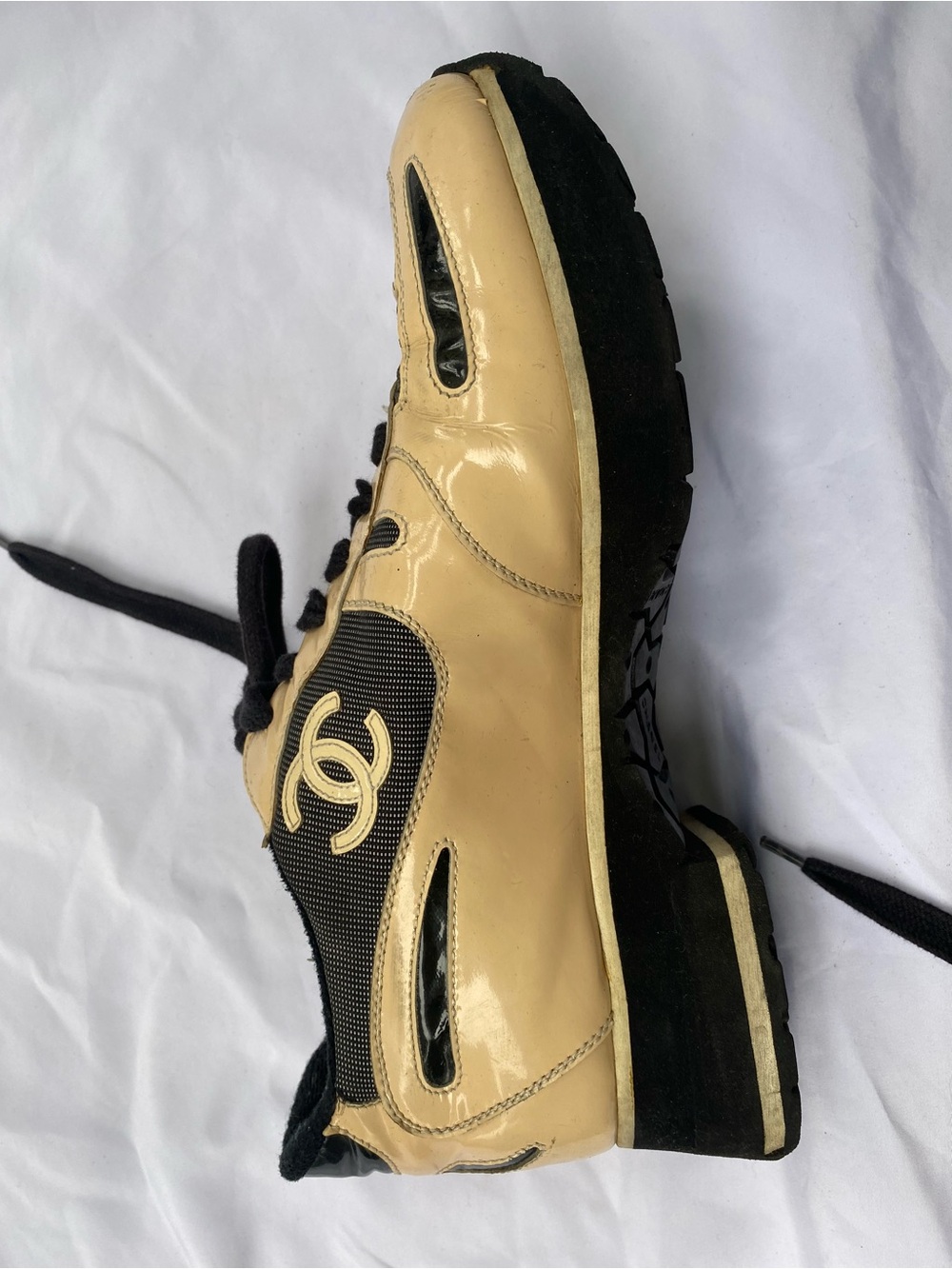 Vintage Chanel CC logo sneakers paten leather womens size 9 lace front FLAWS - Picture 8 of 16